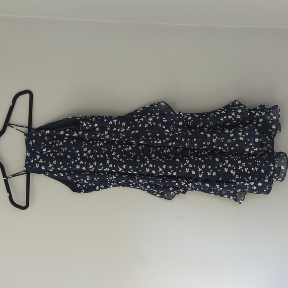 Banana Republic cocktail dress. Women's size 4. Navy floral dress. - Picture 8 of 8